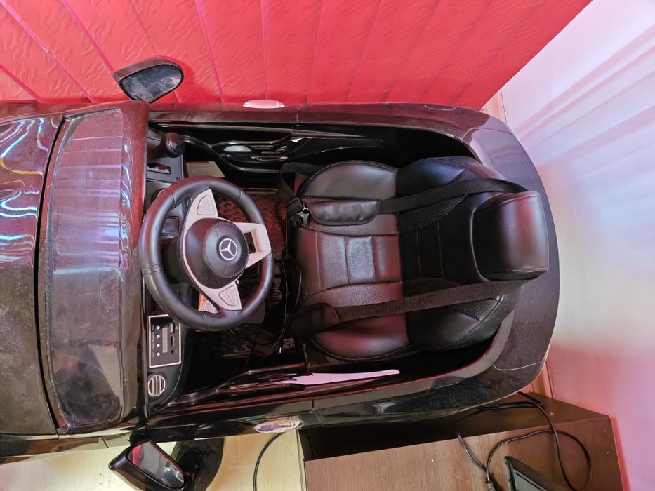 Mercedes с Гуми Инна акумулаторна количка за деца