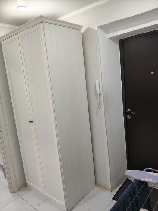 Шкаф-шифонер, в светло бежевом цвете