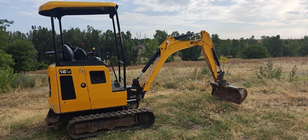 Мини багер JCB 16 C1