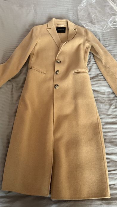 Пальто и куртка от бренда Massimo dutti