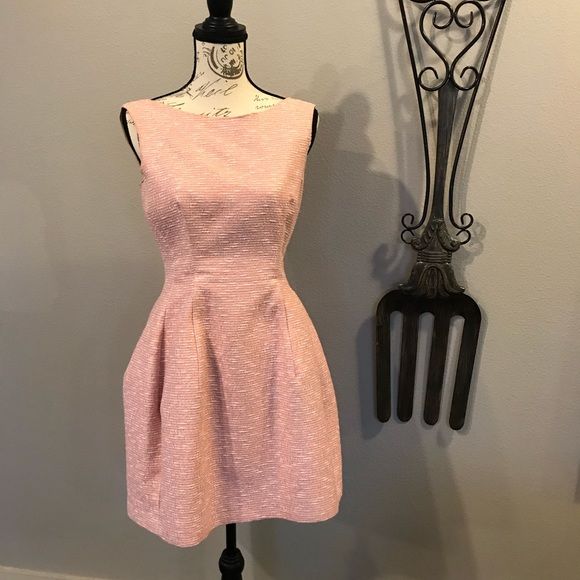 Рокля на Зара - нова, с етикет - XS (НАМАЛЕНА- 50 лв)