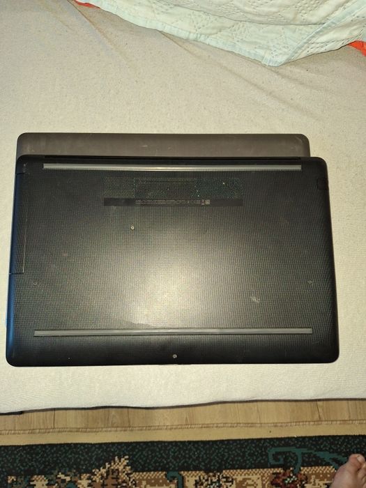 Laptop  intreg sau dezmemrez Hp 17   I3 ddr4   generatia 7