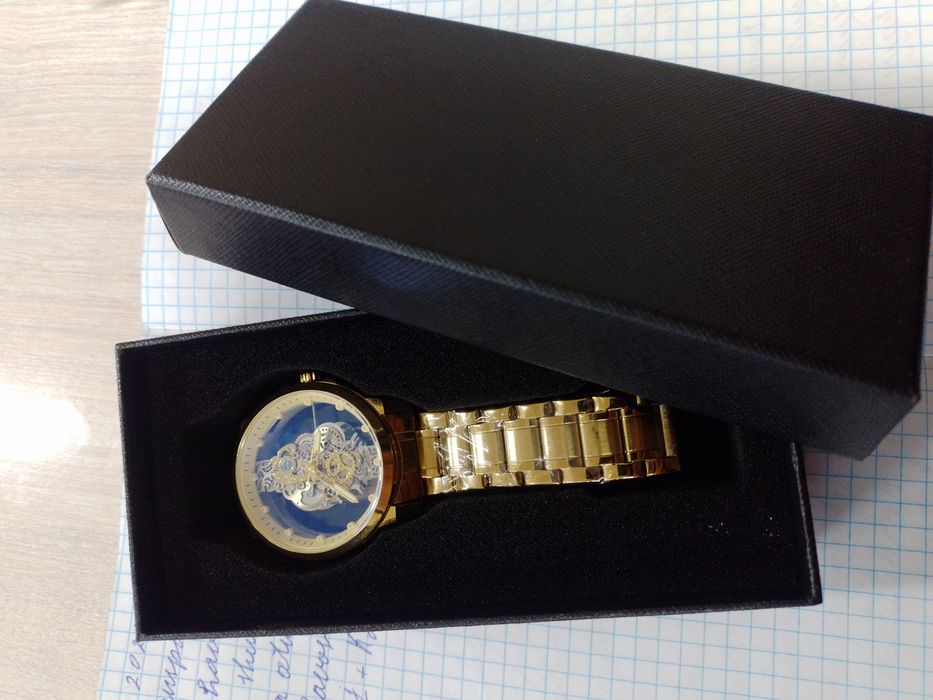 Erkaklar uchun qo'l soati