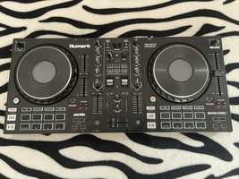 Placa DJ Numark Mixtrack Platinum FX