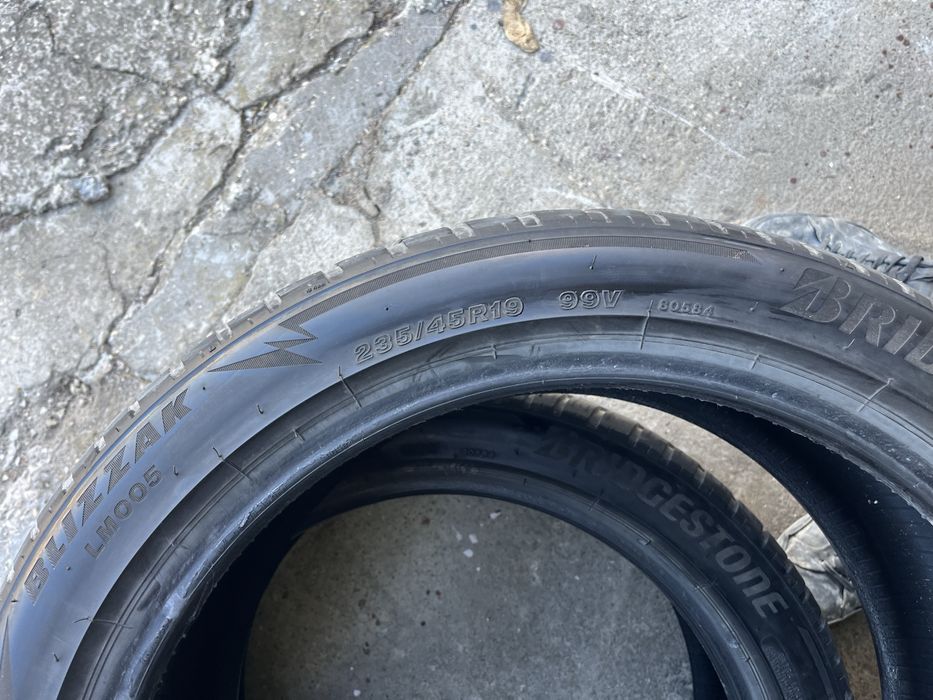 2бр Зимни гуми bridgestone 235/45/19