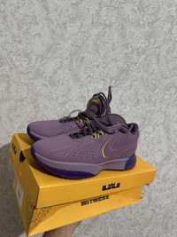 Баскетбольные кроссовки LeBron 21 "Violet Dust”