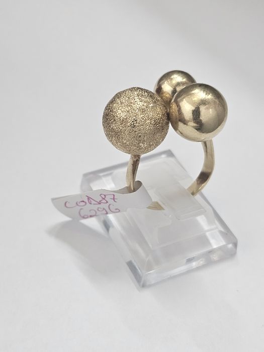 Vand inel din aur 14 k 6.29 cod 87
Gramaj 1.22 g
Material Aur 14 k / 5