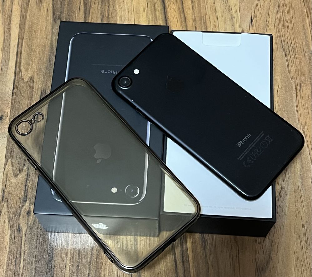 Продавам IPhone 7