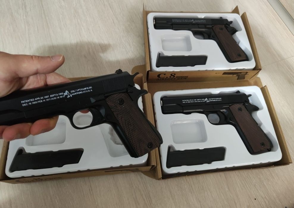 Pistol metalic cu bile / Pistol Airsoft Full Metal + Bile cadou 500buc