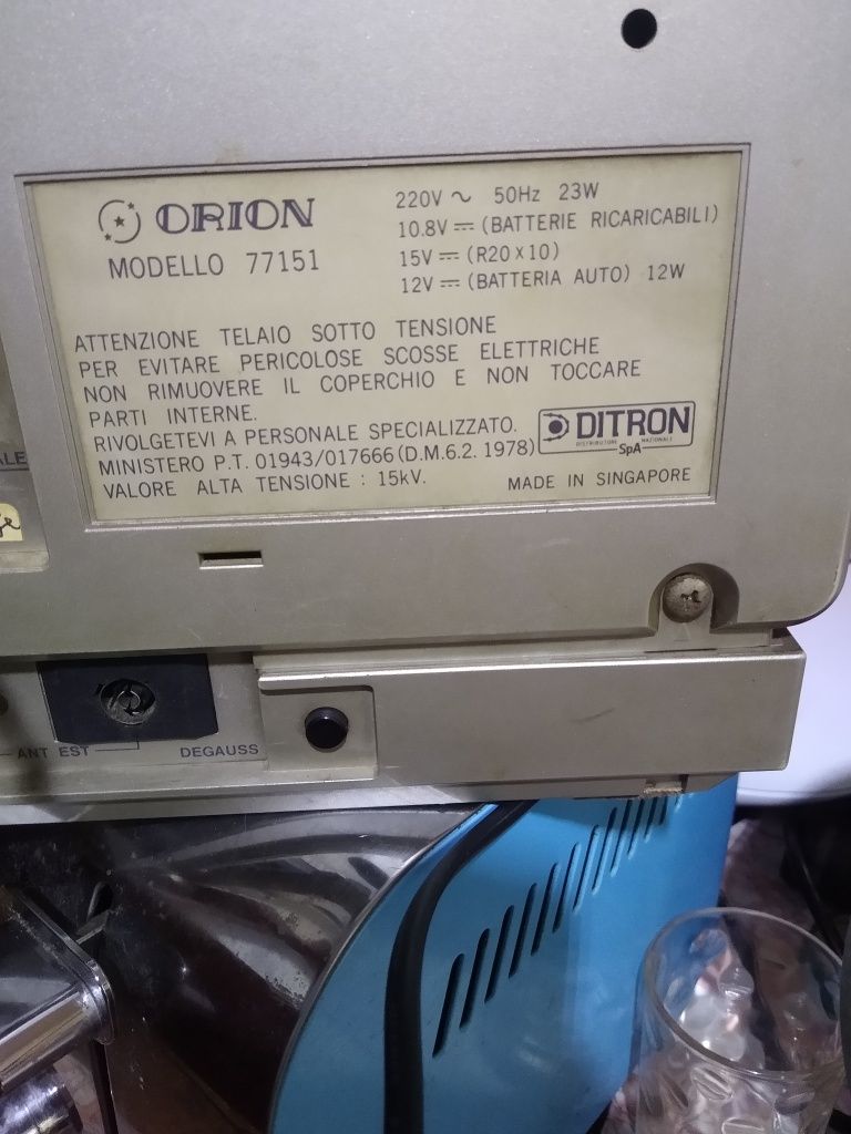 Minitelevizor Orion cu radio vintage