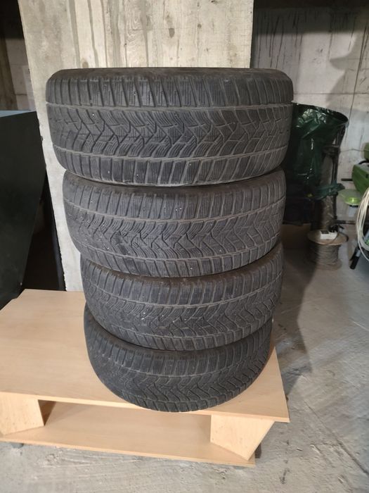 Зимни гуми 225/50/17 Dunlop Winter sport