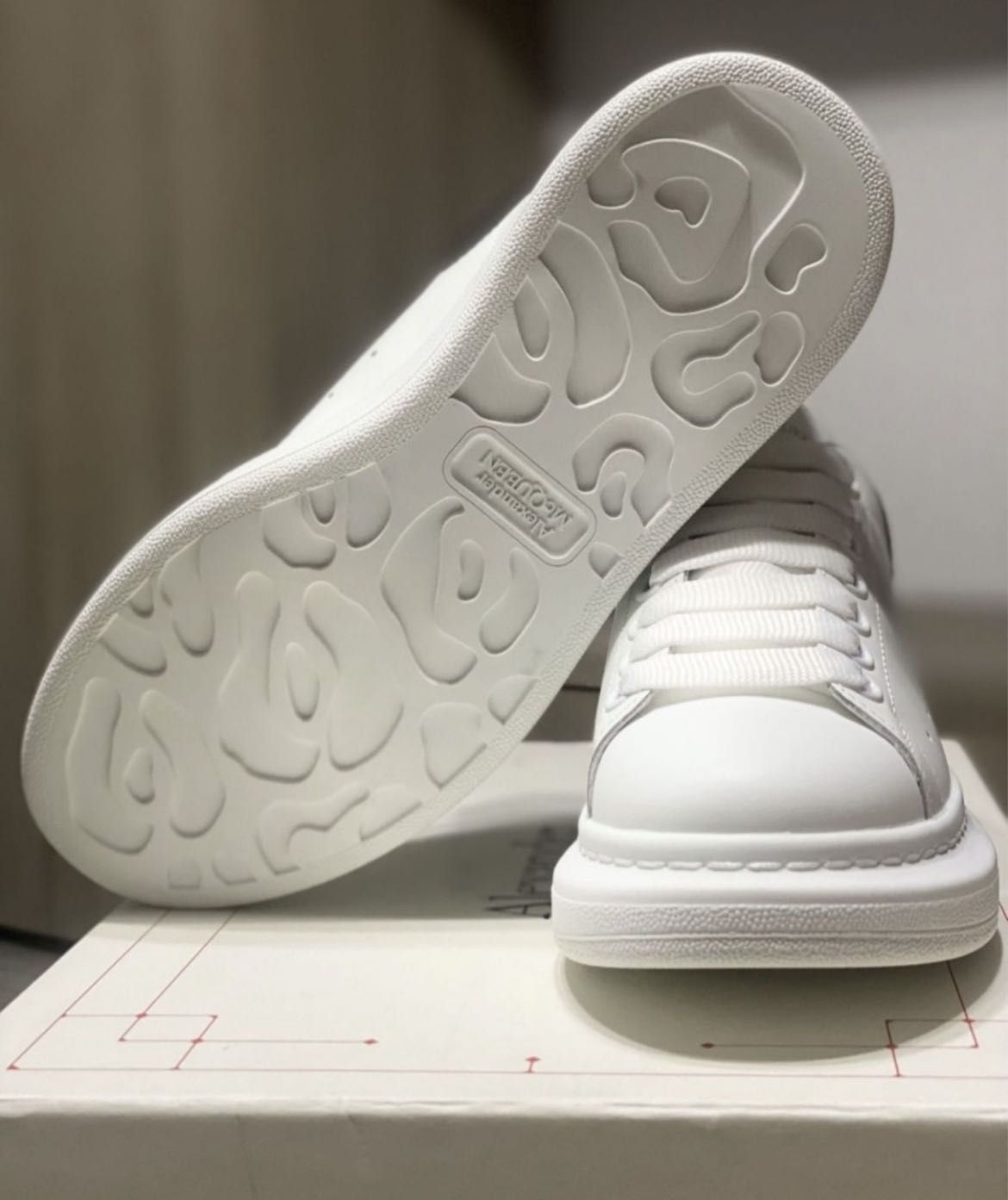 Vând adidași Alexander McQueen‼️‼️