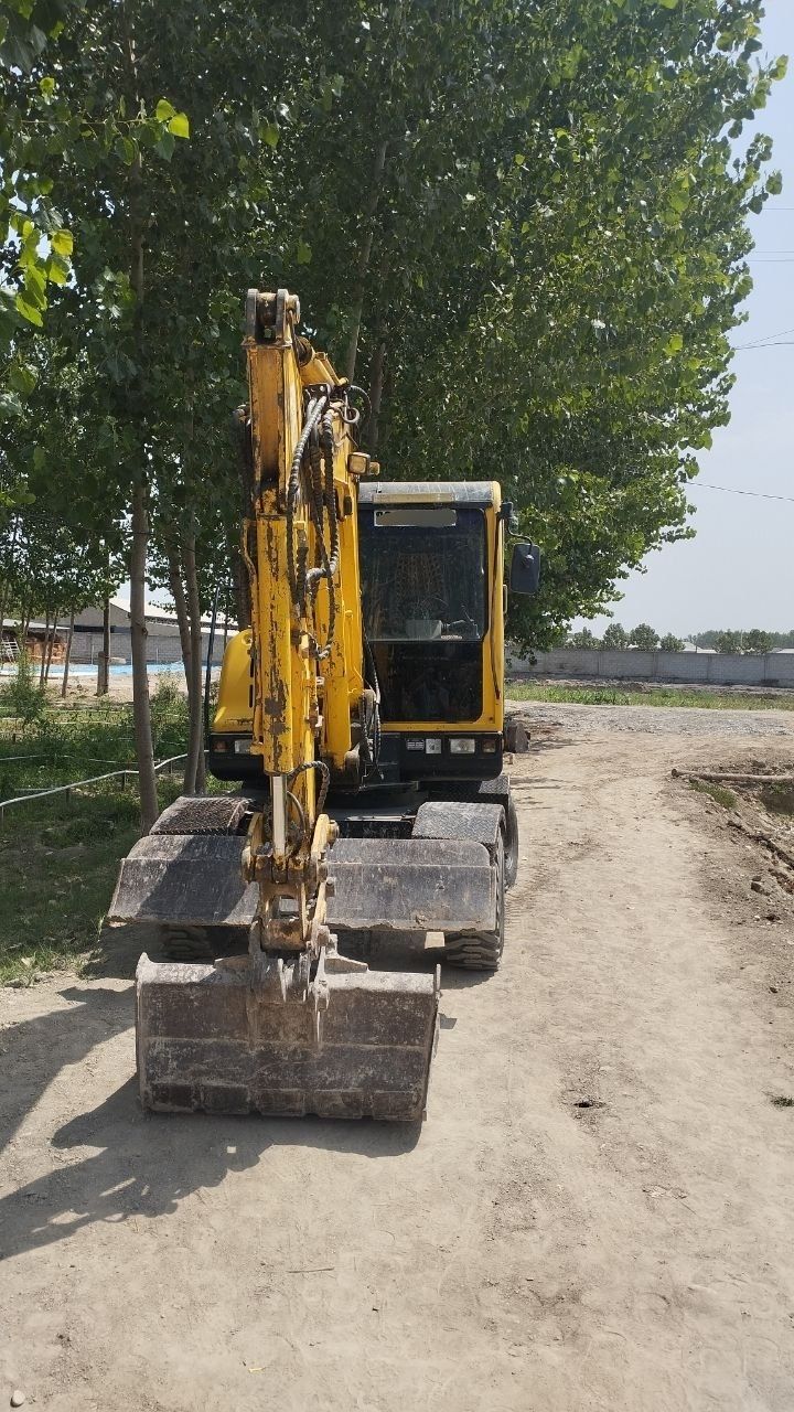 Mini ekskavator Hyundai 2009-yil