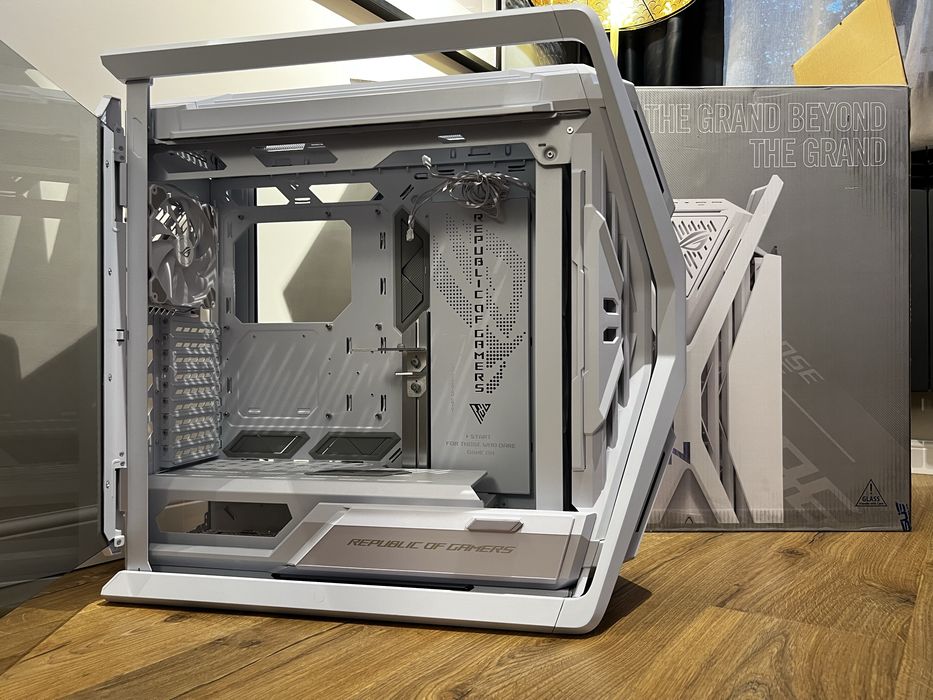 Carcasa ASUS ROG Hyperion GR701 White