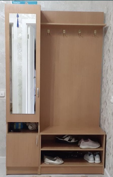 Продам прихожую стильный, компактный.  В хорошем состоянии.