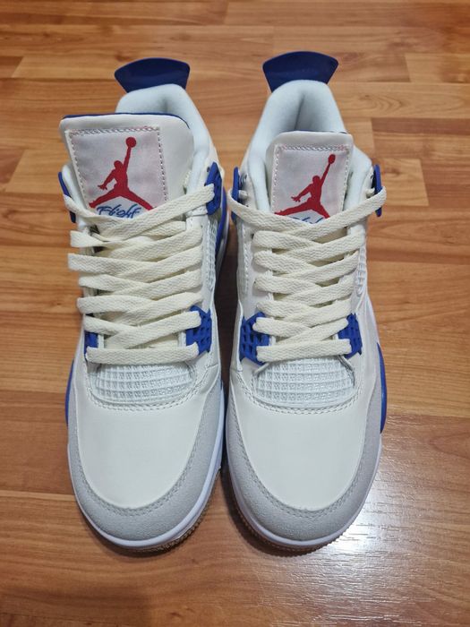 Adidași jordan Retro patru