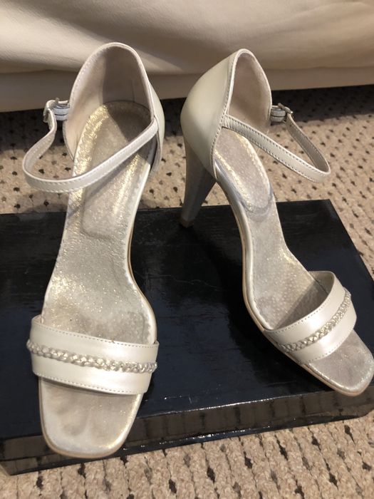 Vand sandale elegante marimea 37 Hotstepper