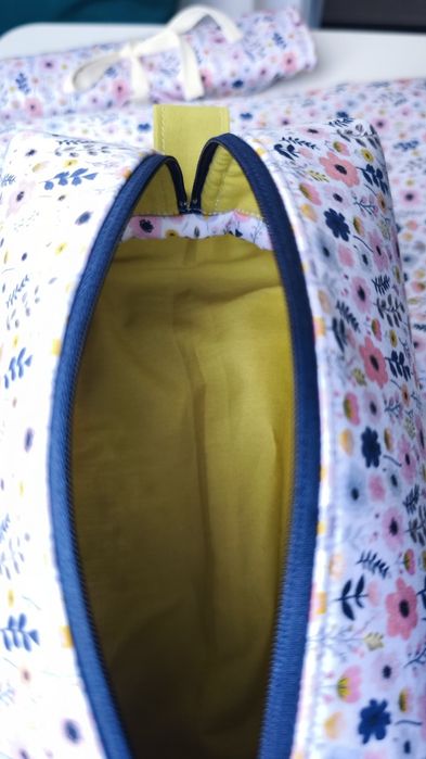 Duo travel set: cosmetic bag si pouch rulabil