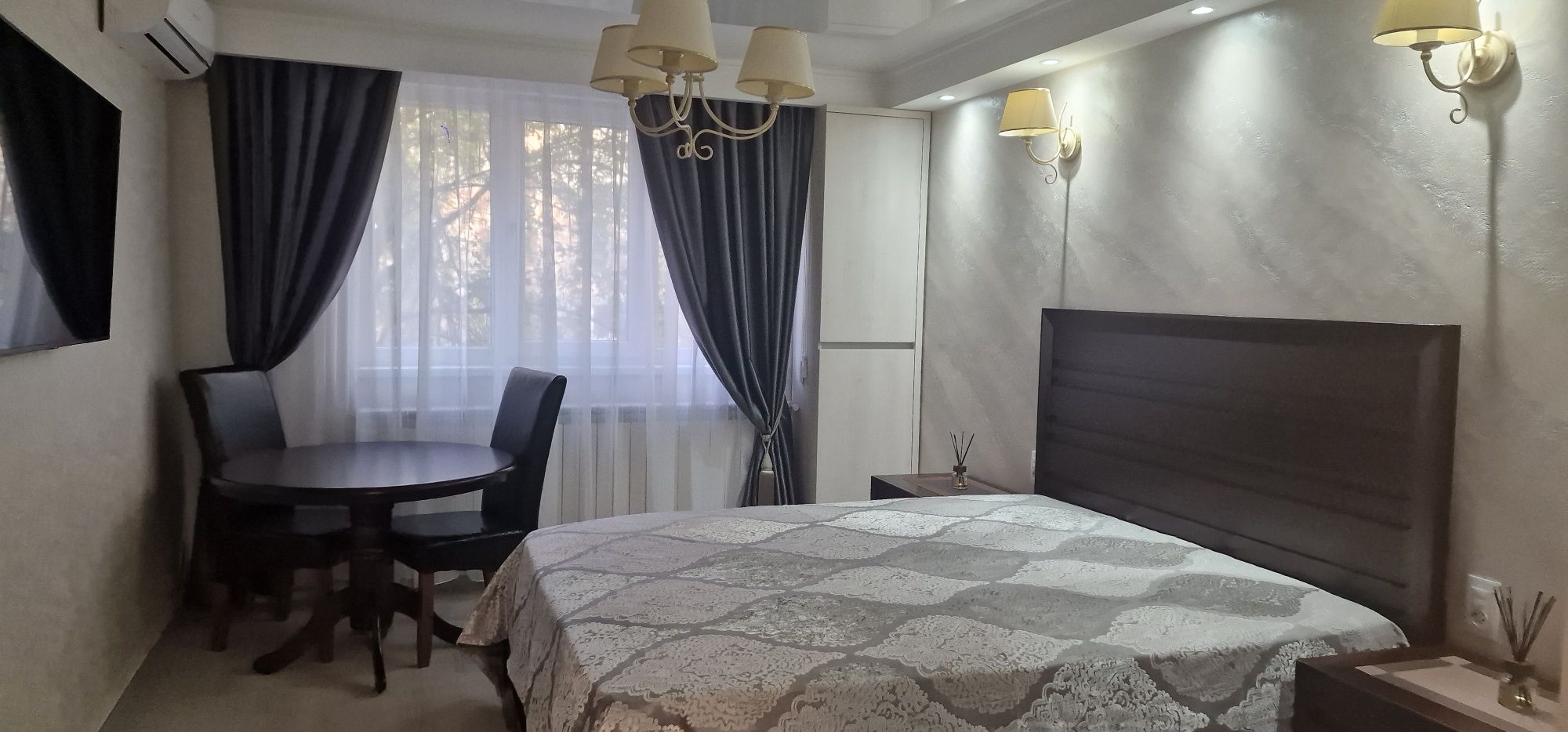 Proprietar închiriez Apartament 1 camera decomandat lux,nou.