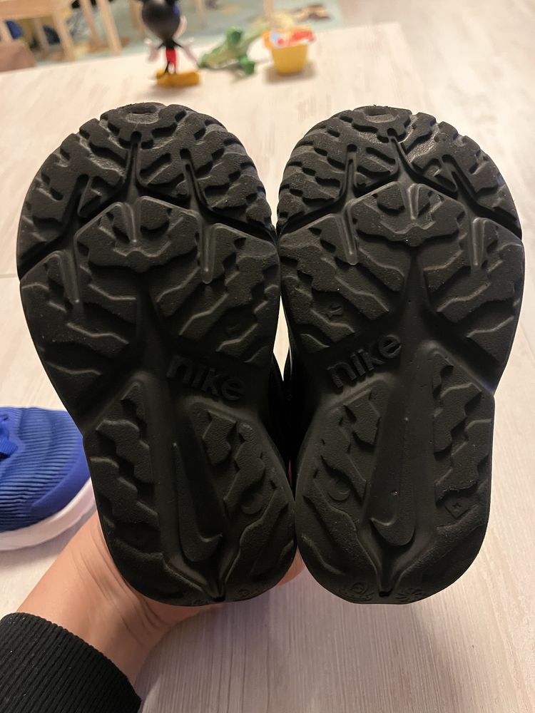 Два чифта Nike runner 4 25 номер