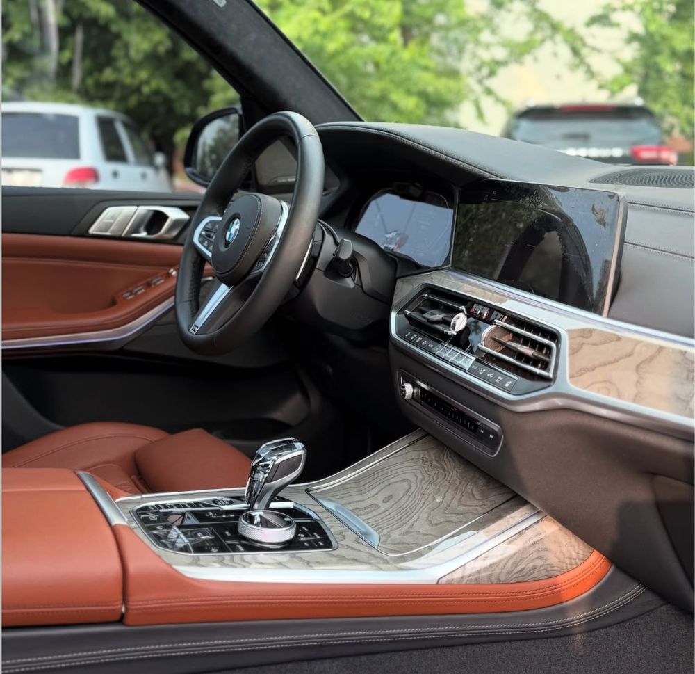 Sotiladi BMW x7 xdrive40i 2019 yil