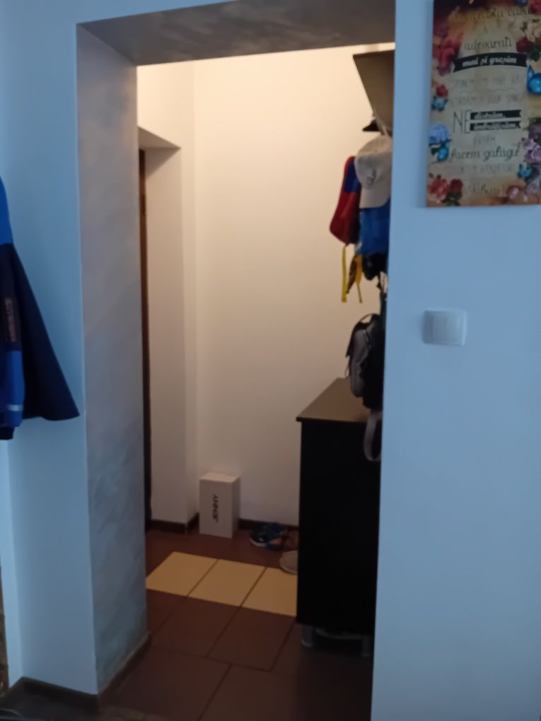Vând apartament cu 3 camere