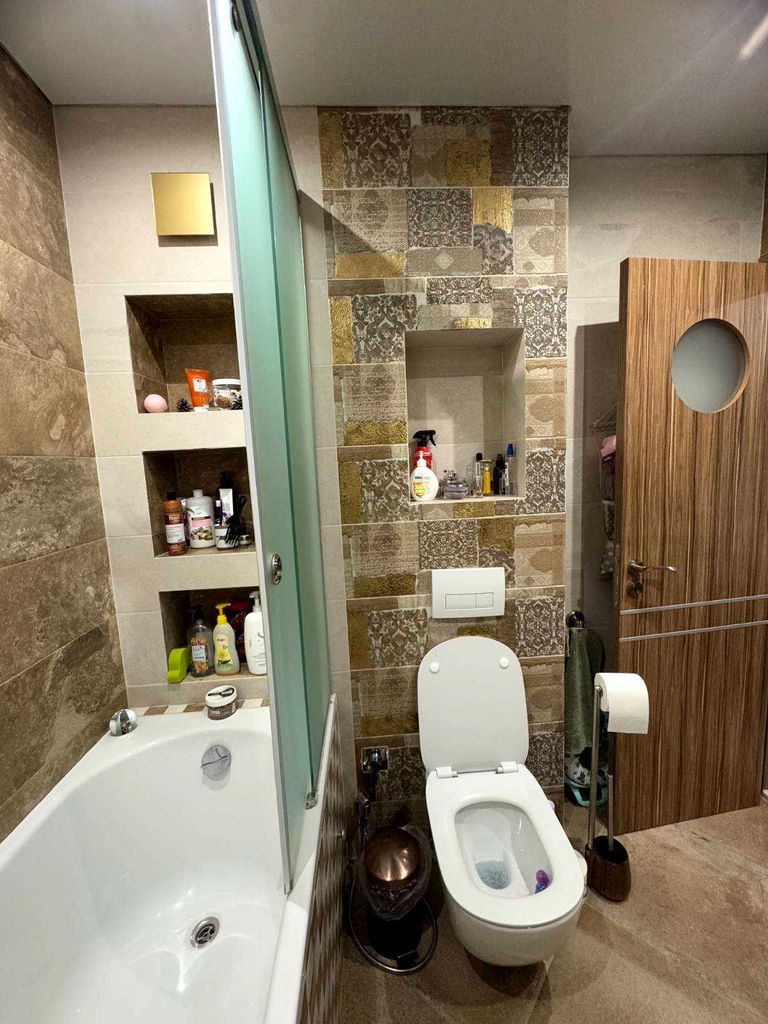Дава се под наем Двустаен апартамент в Бургас, Център - 80 кв.м за 1250 € - Снимка #11
