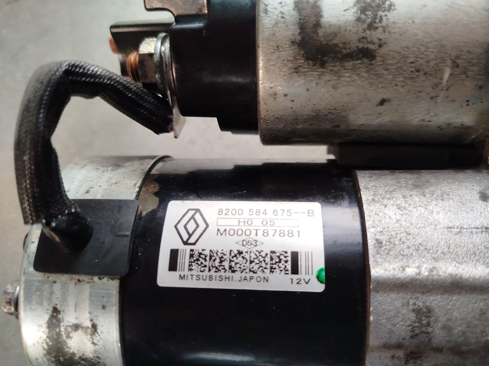Стартер рециклиран Mitsubishi M000T 87881