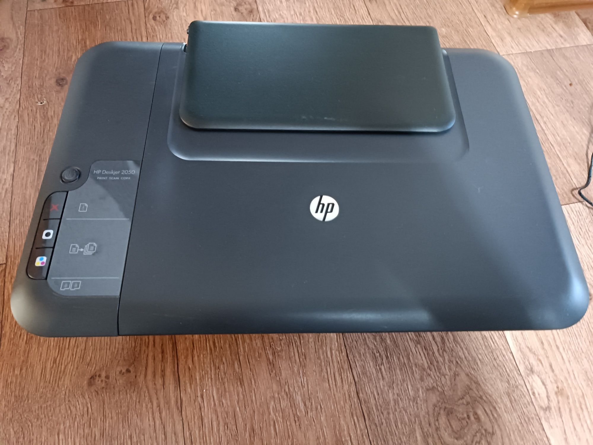 Продам принтер hp Deskjet 2050