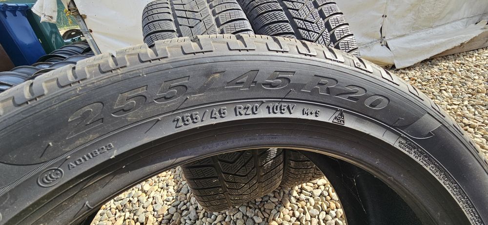Anvelope Pirelli Scorpion Winter M+S 235/50 R20 104V 255/45 R20 105V