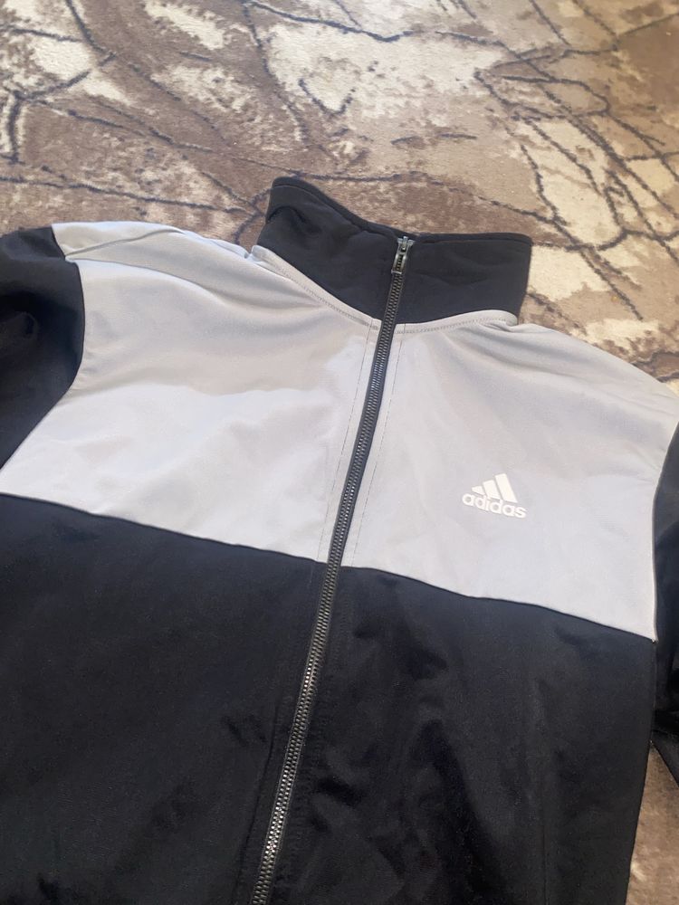 Adidas горнище оргинално