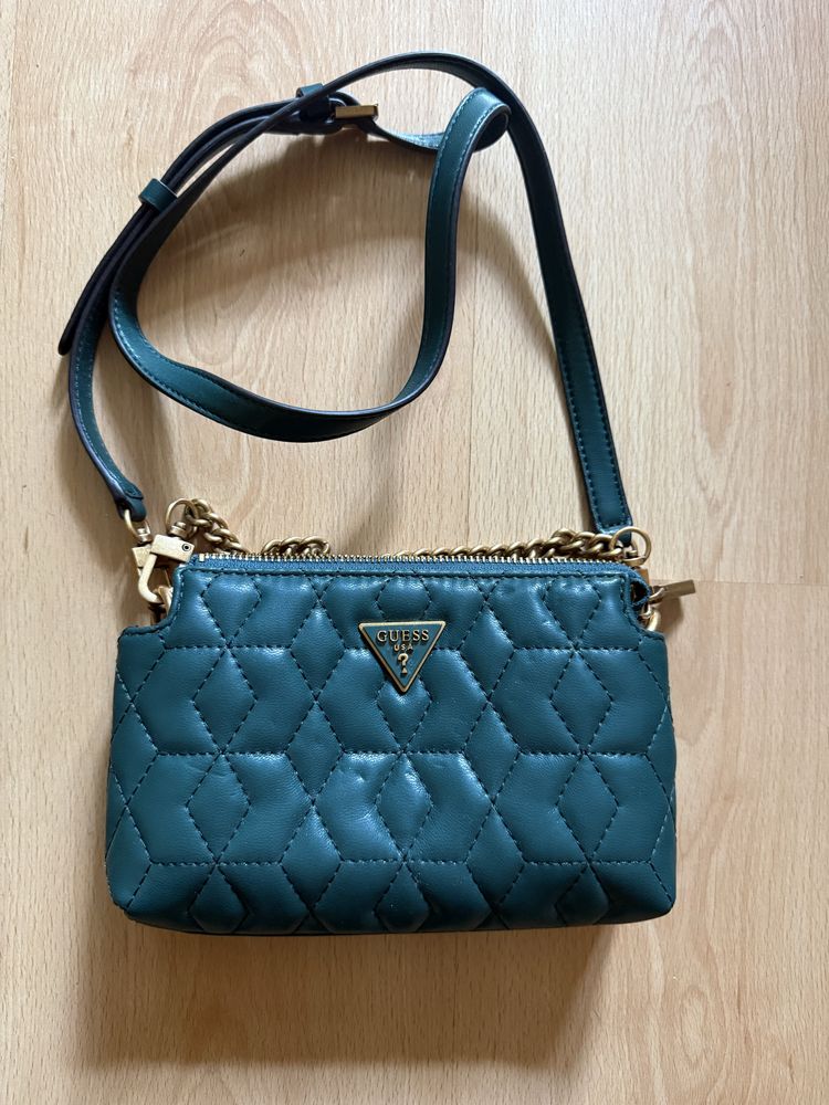 Чанти Guess нови от Bestsecret