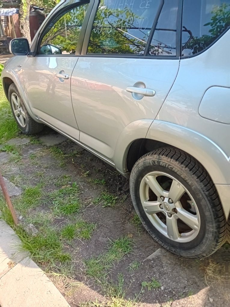 Продавам Rav4 2008г