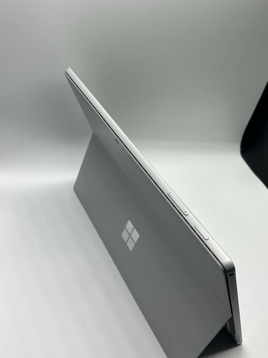 Tablet Microsoft Surface PRO 5 - 1807 - Sticla Crapata -i5 - 256Gb SSD