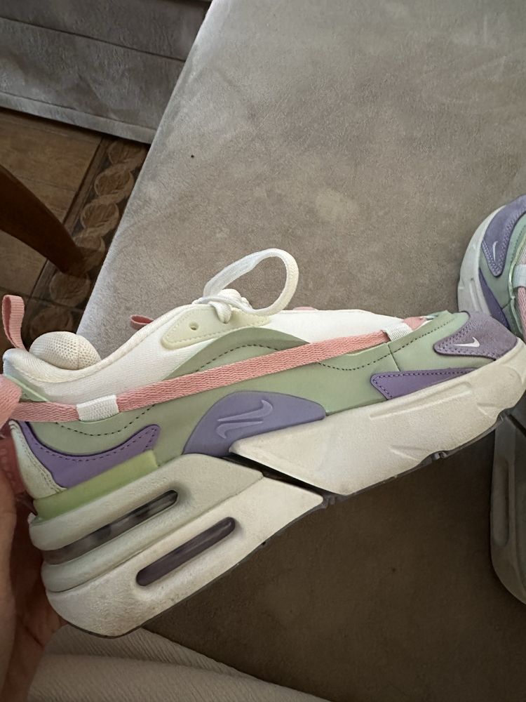 Маратонки Nike Air Max Furyosa