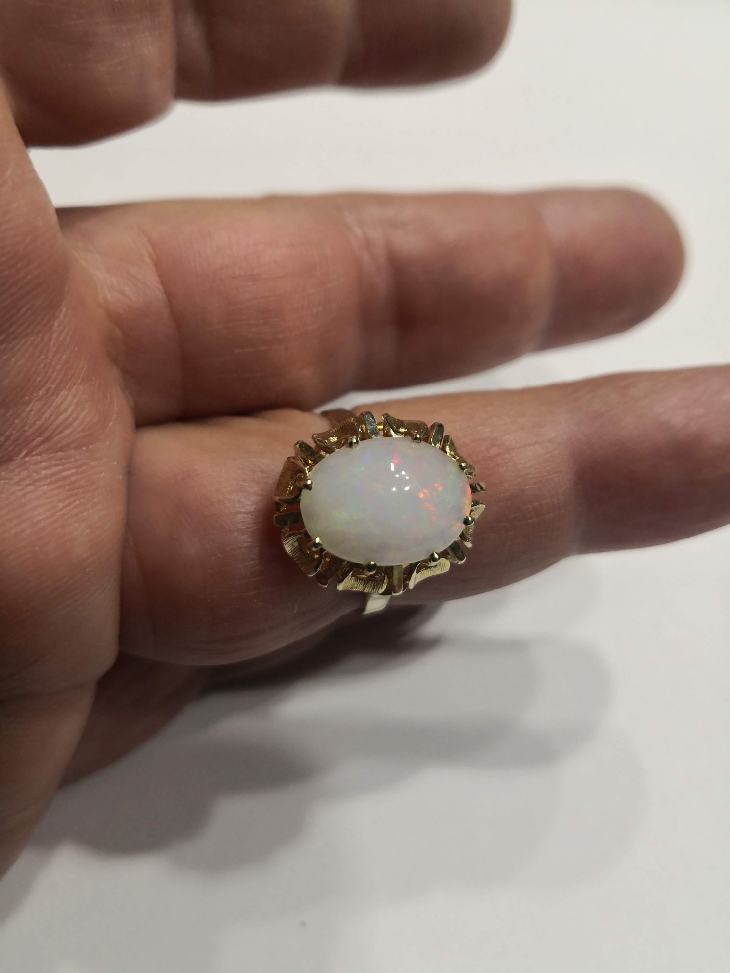 Vind inel deosebit din aur 14kt cu opal natural