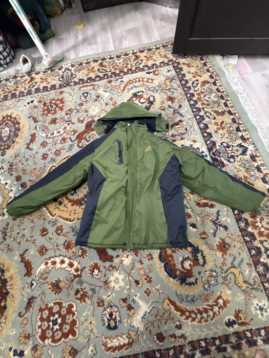 Продаю куртку не промокаемую размер 5хл