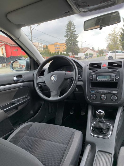 Unicat VW Jetta Benzina Simplu 1.6 MPI 102 cp An 2009/10 Adus Recent
