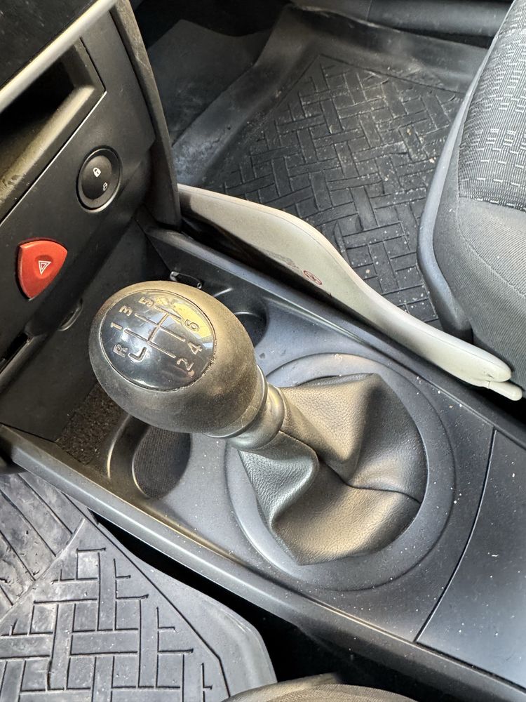 Dezmembrari dezmembrez renault megane 2 1.5 Dci 106 cai motor K9KP732