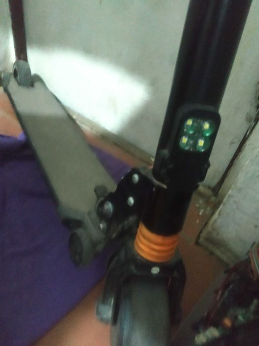 Продам электросамокат на запчасти