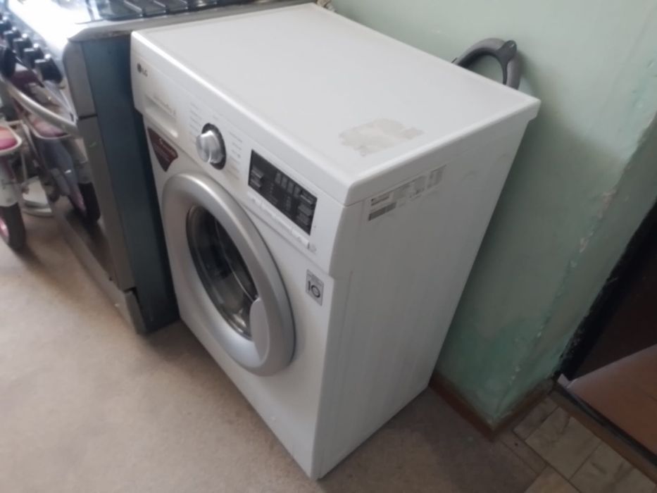 Продам стиральную машину LG б/у