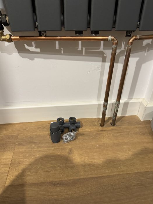 Set robinet nou, cap termostatic cu ventil, tur-retur