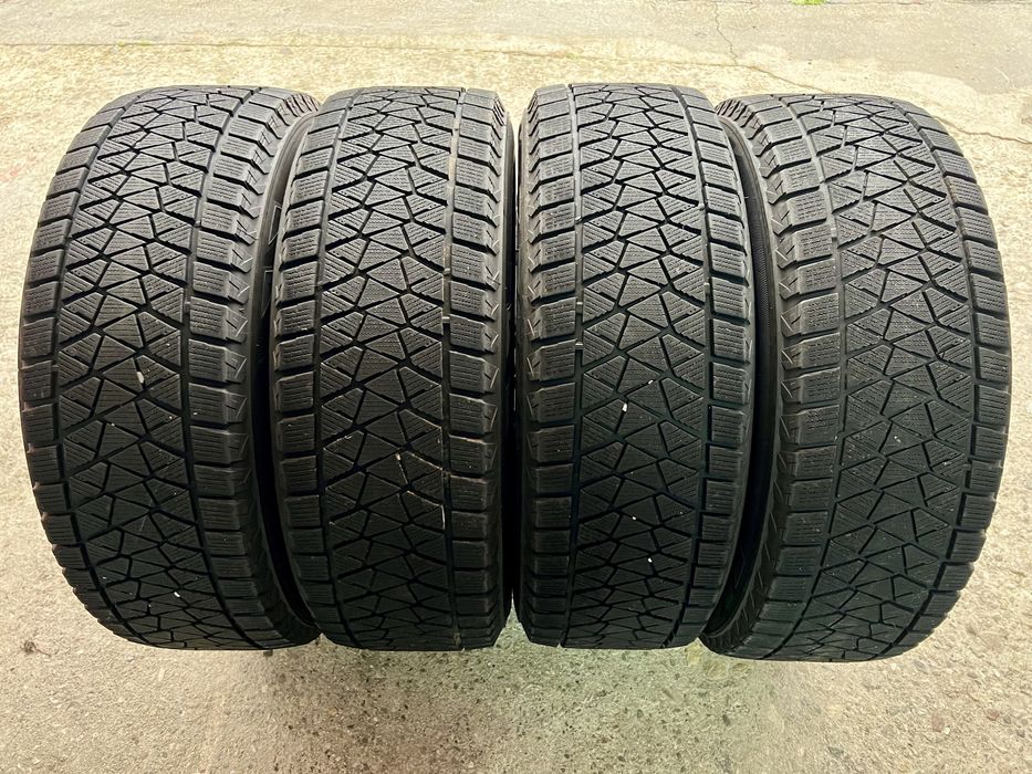 4бр Зимни Гуми 215 65 16 Bridgestone