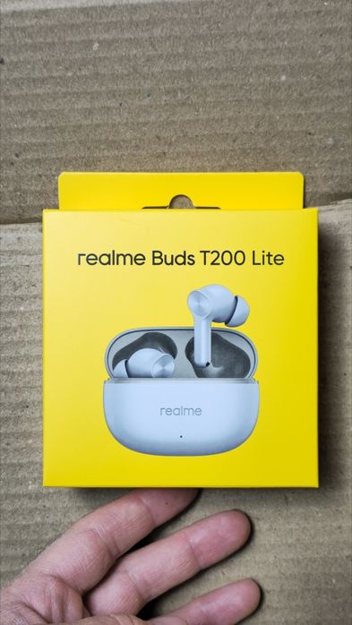 Продам беспроводные наушники Realme Buds