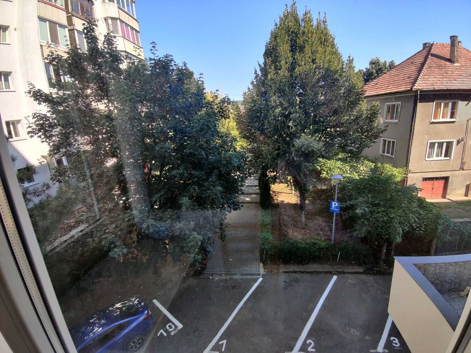 Inchiriez apartament 2 camere decomandate