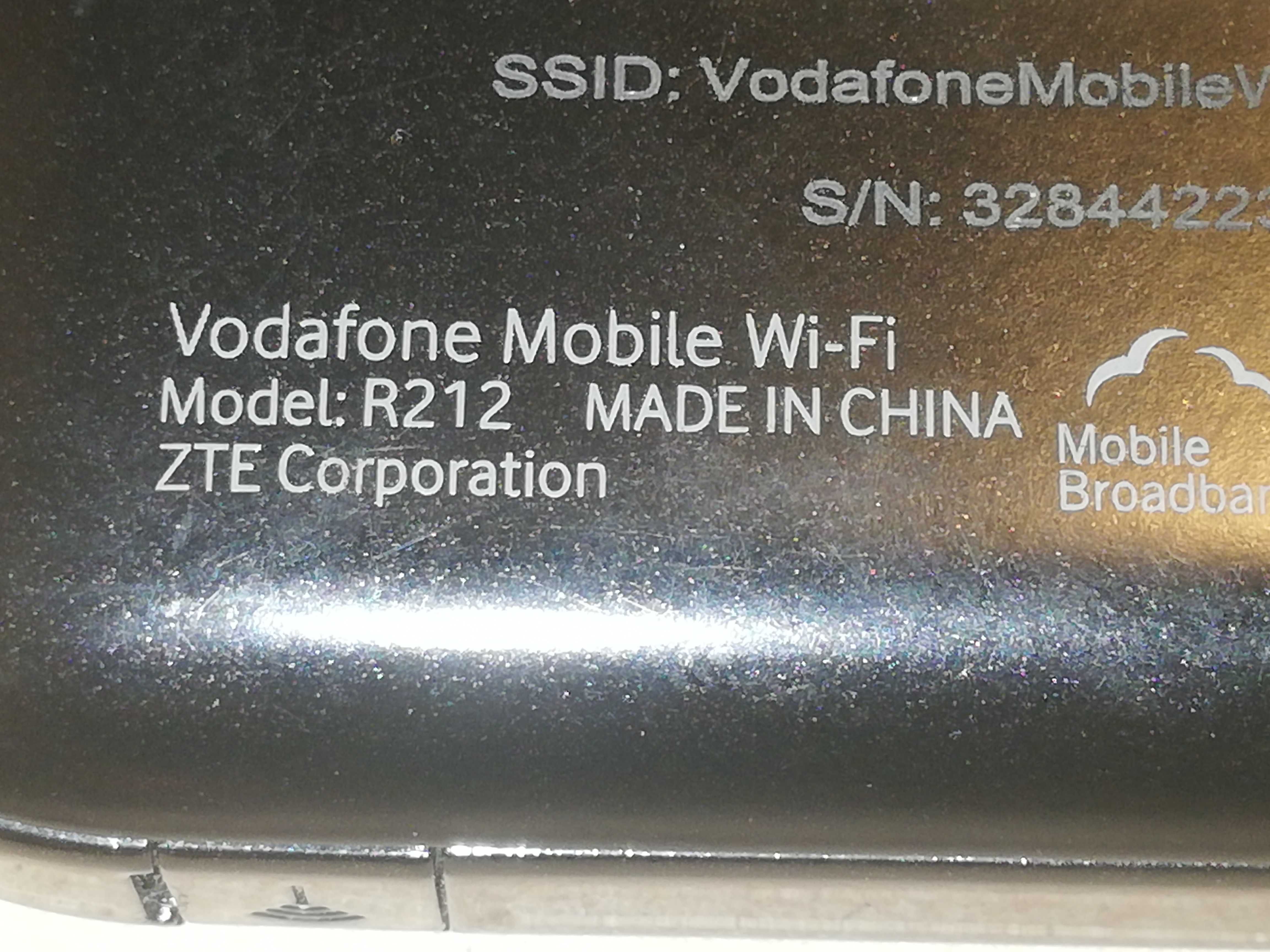 Router modem internet mobil cartela SIM 4G ZTE R212