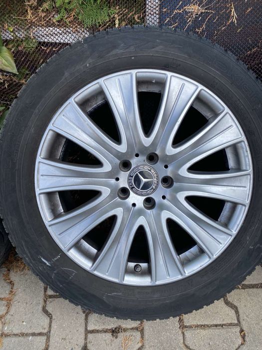 Оригинални джанти със зимни гуми Mercedes R18 5x112
