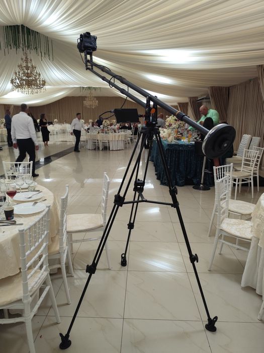 Fotograf,cameraman,macara video,fum greu dansul mirilor,, artificii vu