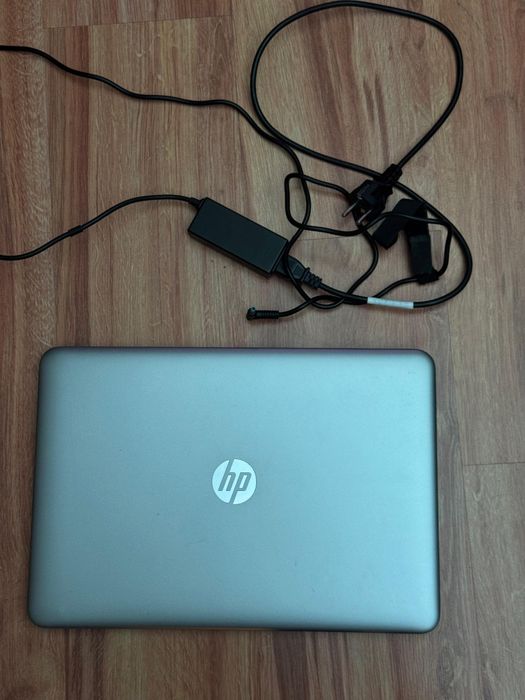 Laptopuri Asus și HP