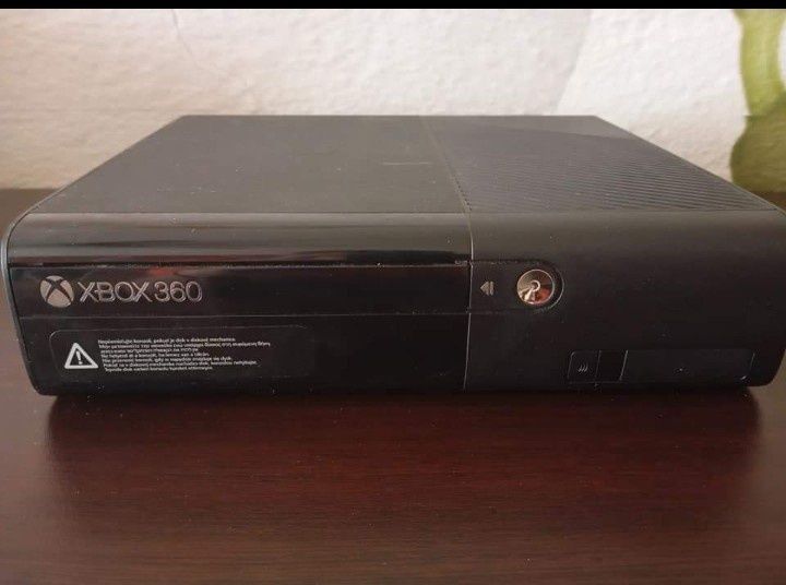 XBOX 360 конзола